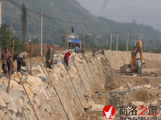 社川河建堤一角