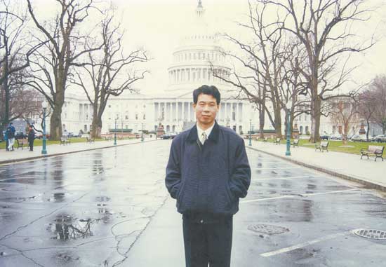 史書民在美國留念