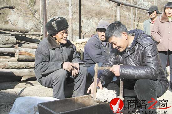 王挪莊的掛面受到十里八鄉(xiāng)趕集人的喜愛(ài)