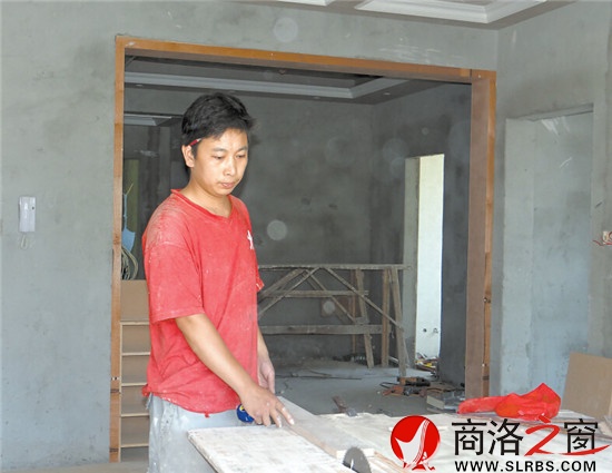 楊波說(shuō)，自己之所以能在這行業(yè)站穩(wěn)腳跟，且有不菲收入，離不開(kāi)這門(mén)過(guò)硬的手藝。